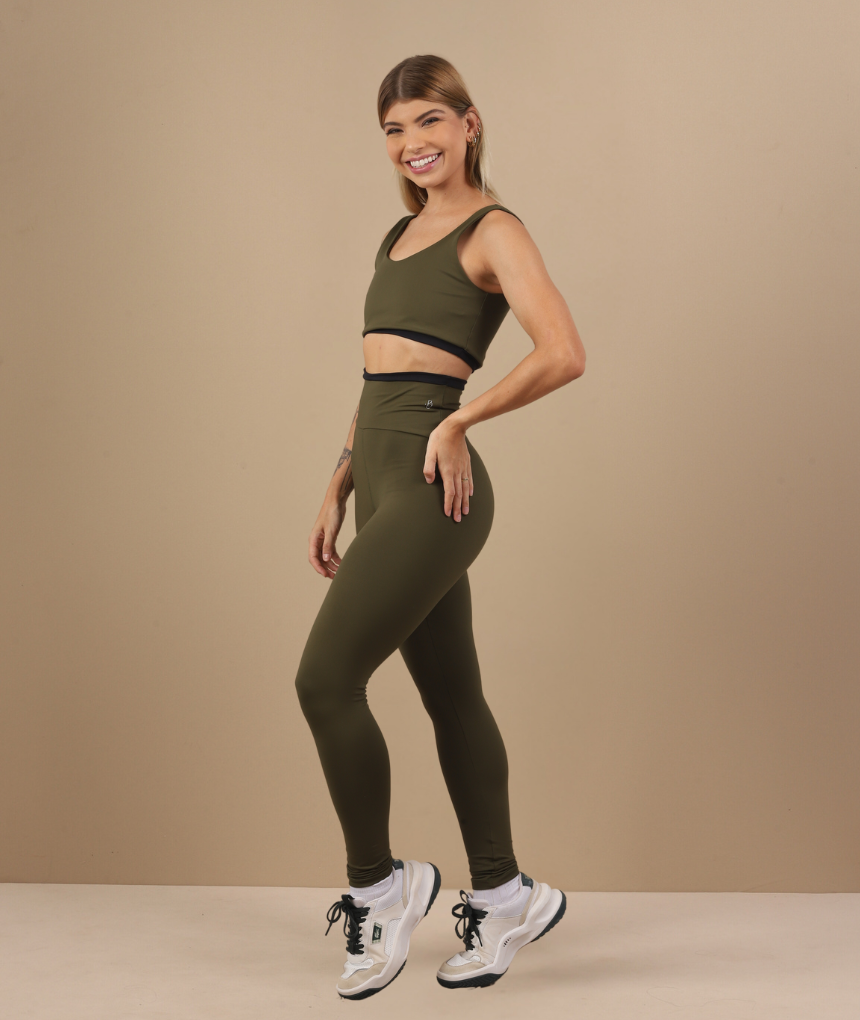 imagem de Calça Jade - Verde Militar/ Preto